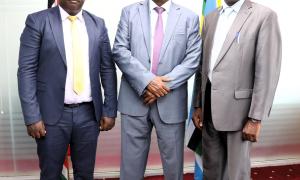 KNTC Board Chairman with the Independent Directors; Leonard Langat to the left and Harrison Njoroge to the right